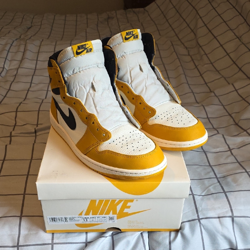 Nike High-Top Sneakers Yellow and White - Picture 1 of 13